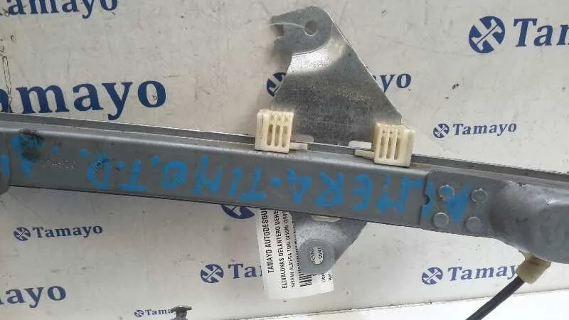 Elevalunas Delantero Derecho para Nissan Almera Tino (V10M)