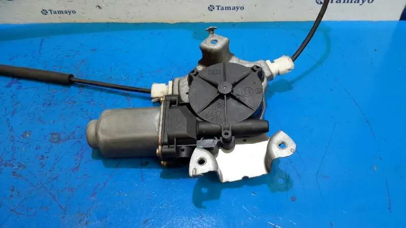 Elevalunas Delantero Derecho para Nissan Almera (N16/E)