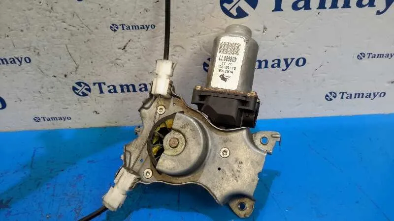 Elevalunas Delantero Derecho para Nissan Almera (N16/E)