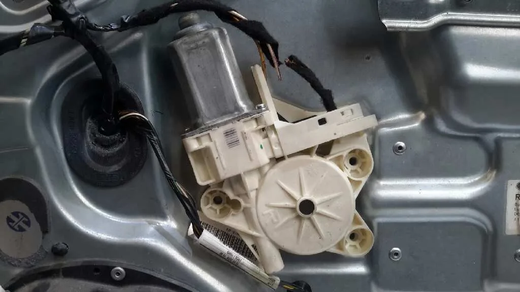 Elevalunas Delantero Derecho para Ford Focus C-Max (Cap)