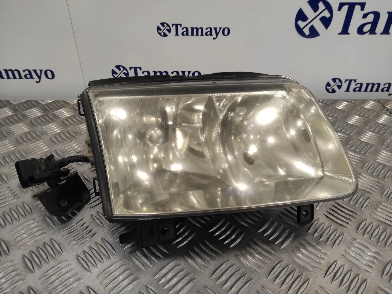 Faro Derecho para Volkswagen Polo Berlina (6N2)