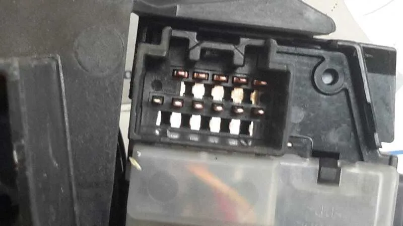 Mando Multifuncion para Mazda 3 Lim. (Bl)