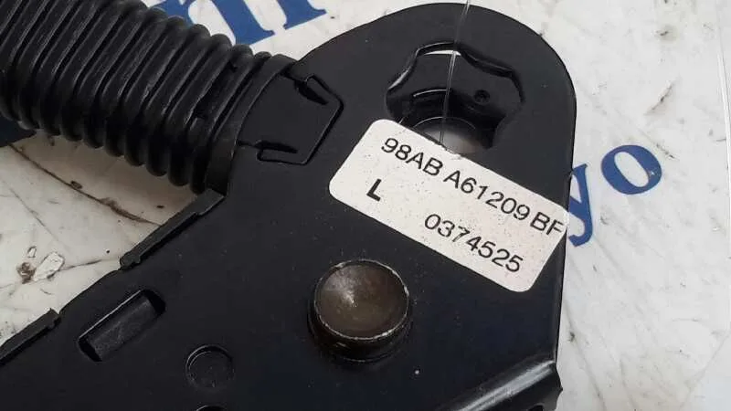 Pretensor Airbag Izquierdo para Ford Focus Berlina (Cak)