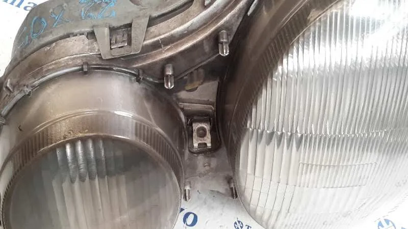 Faro Izquierdo para Mercedes-Benz Clase E (W210) Berlina