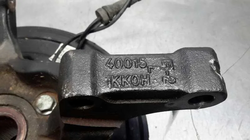 Mangueta Delantera Izquierda para Nissan Pulsar (C13)