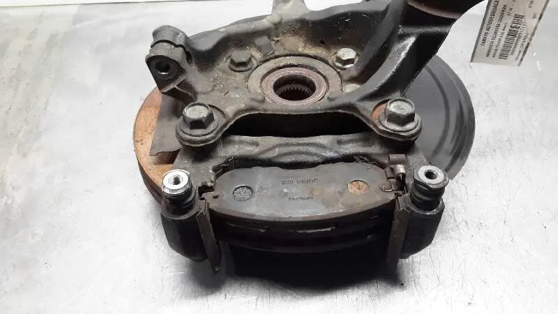 Mangueta Delantera Izquierda para Nissan Pulsar (C13)