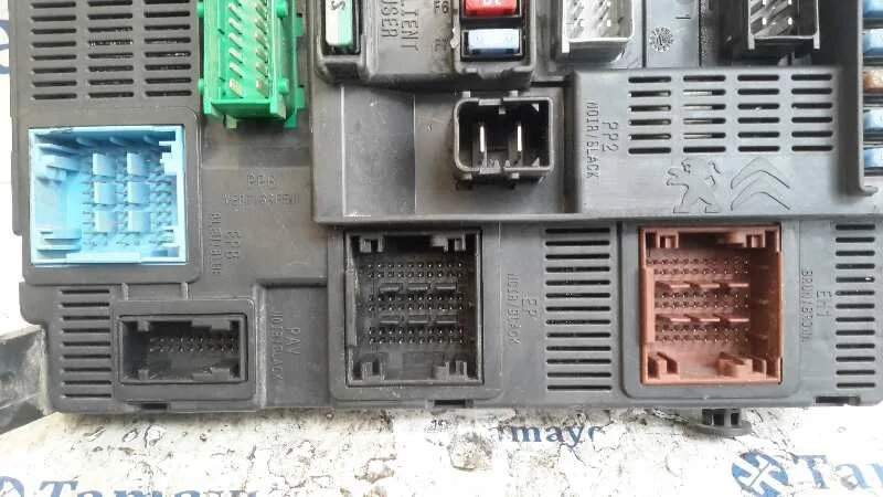 Caja Reles / Fusibles para Peugeot 2008 (--.2013->)