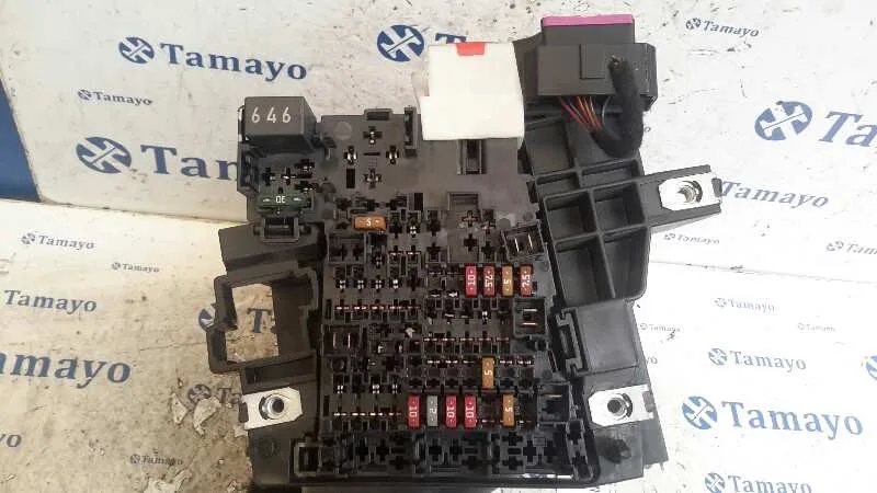 Caja Reles / Fusibles para Volkswagen Golf Vii Lim. (5G1)