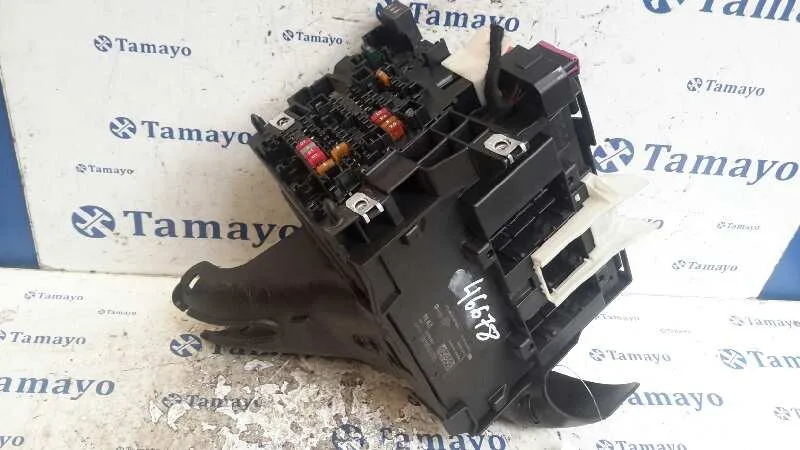 Caja Reles / Fusibles para Volkswagen Golf Vii Lim. (5G1)