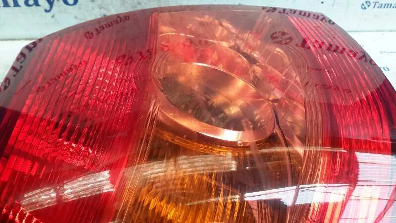 Piloto Trasero Izquierdo para Toyota Corolla (E12)