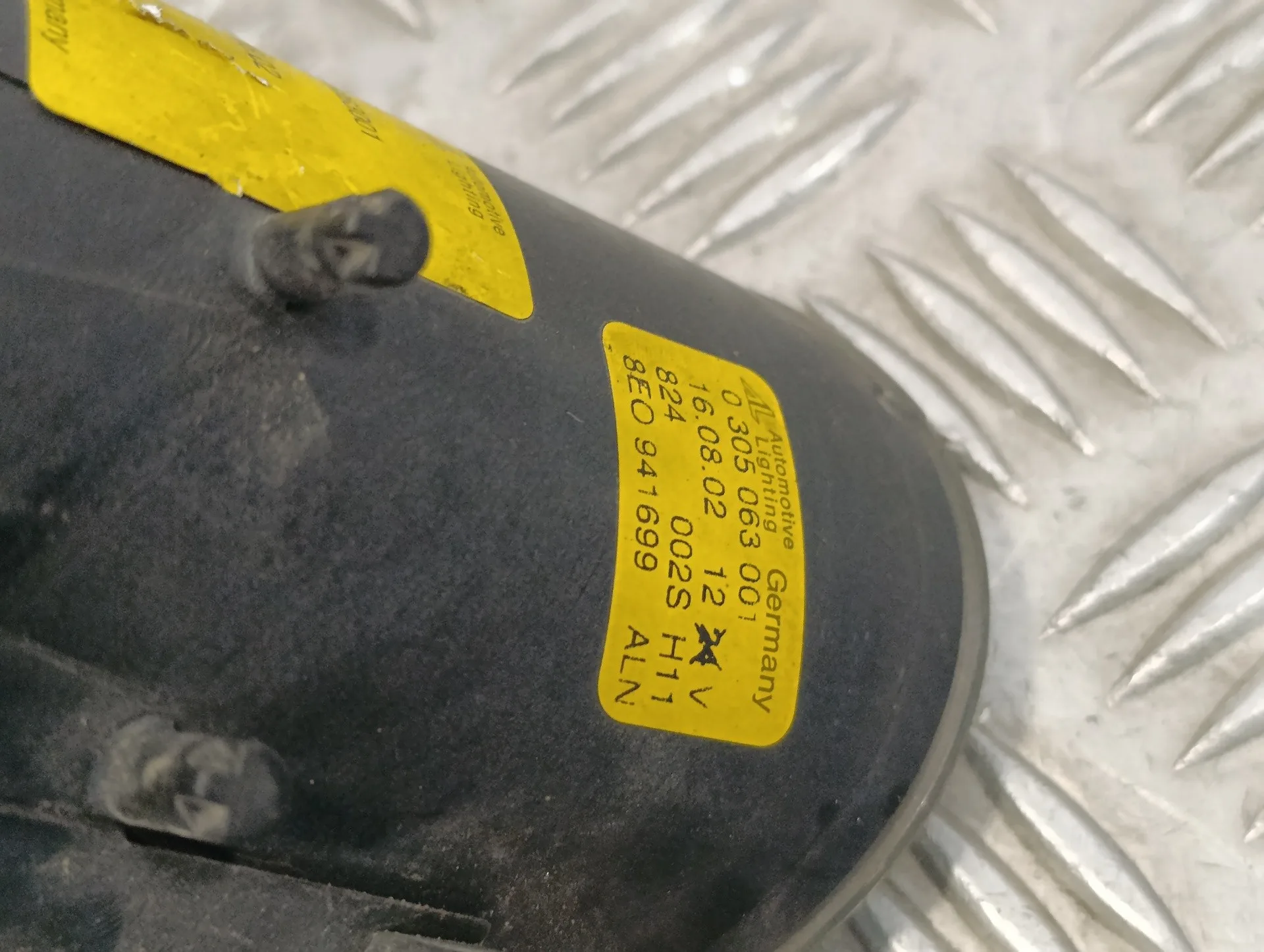 Faro Antiniebla Izquierdo para Audi A4 Berlina (8E)
