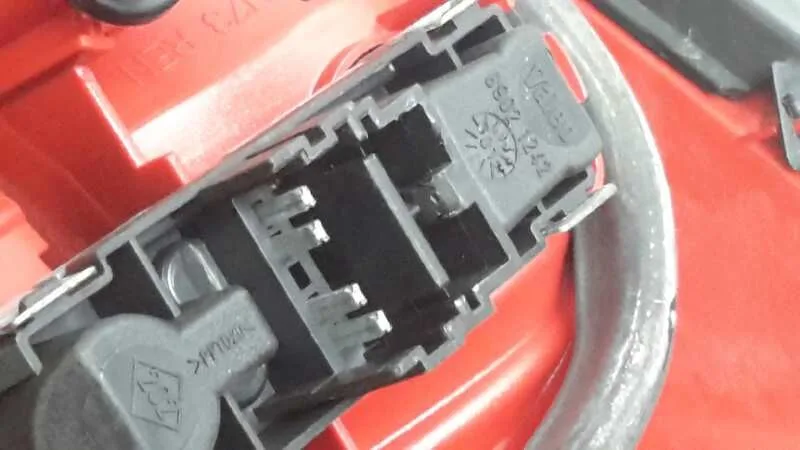 Piloto Trasero Izquierdo para Renault Vel Satis (Bj0)