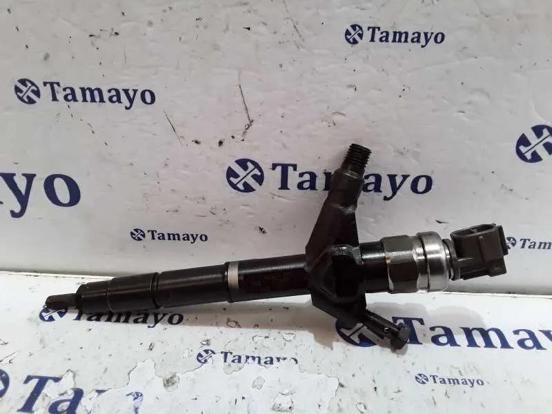 Inyector para Nissan Almera Tino (V10M)