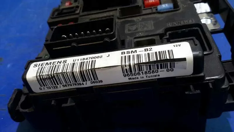 Caja Reles / Fusibles para Peugeot Partner (S2)