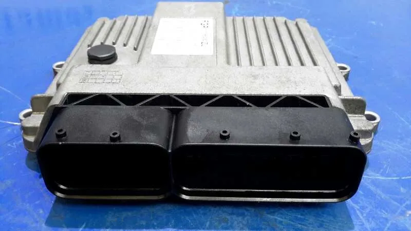 Centralita Motor Uce para Opel Corsa C