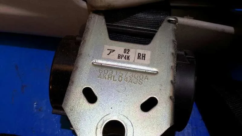 Cinturon Seguridad Delantero Derecho para Mazda 3 Berlina (Bk)