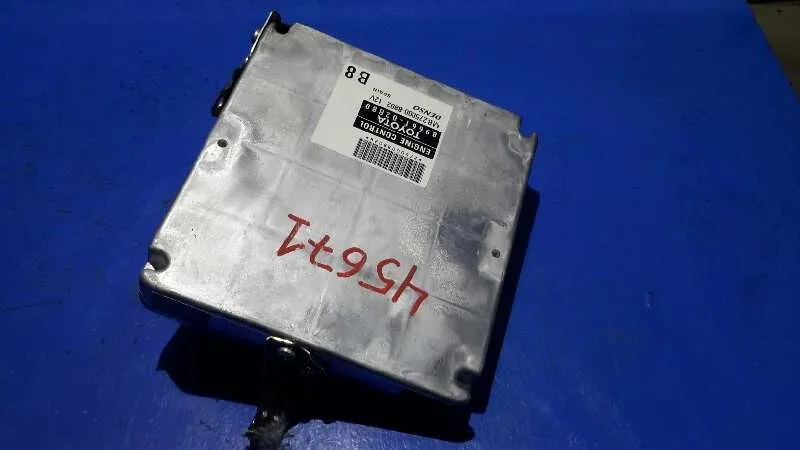 Centralita Motor Uce para Toyota Corolla (E12)