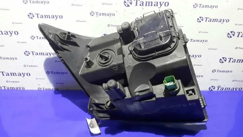 Faro Derecho para Ford Transit Caja Cerrada '06