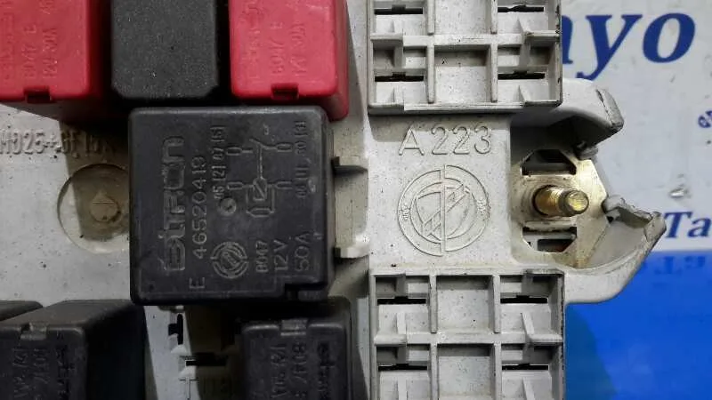 Caja Reles / Fusibles para Alfa Romeo 147 (190)