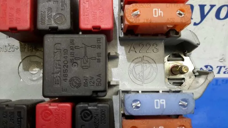 Caja Reles / Fusibles para Alfa Romeo 147 (190)