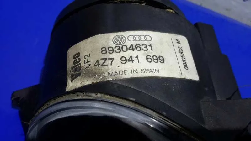 Faro Antiniebla Izquierdo para Audi Allroad Quattro (4B5)