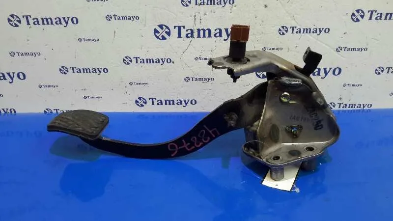 Pedal Embrague para Nissan Juke (F15)