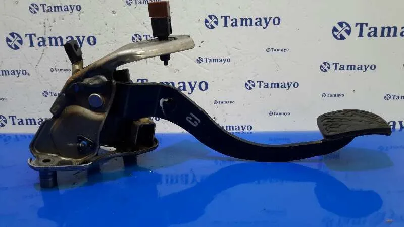 Pedal Embrague para Nissan Juke (F15)
