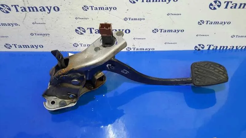Pedal Embrague para Nissan Juke (F15)