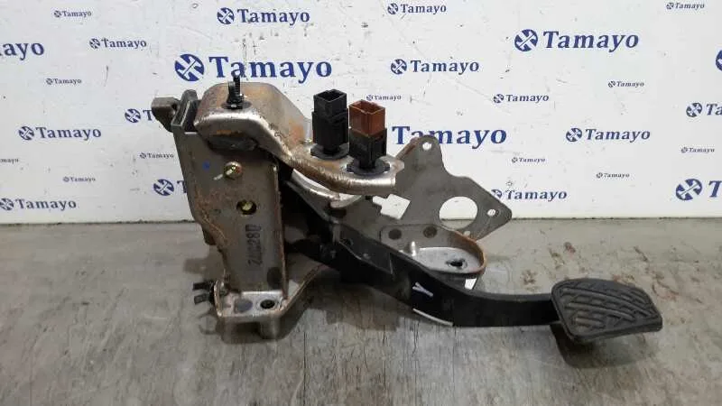 Pedal Freno para Nissan Juke (F15)