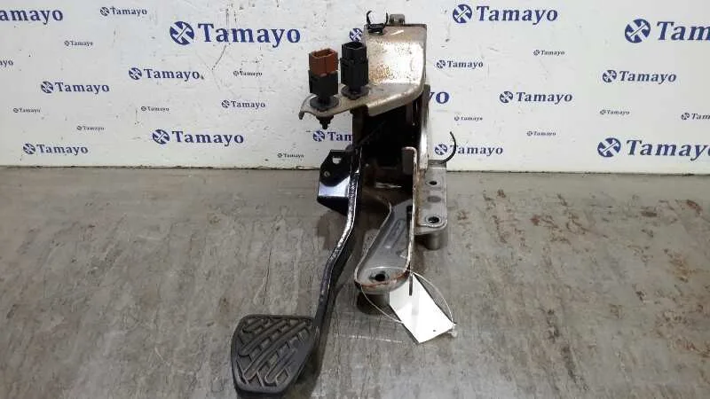 Pedal Freno para Nissan Juke (F15)