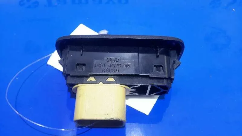 Mando Elevalunas Delantero Derecho para Ford Fiesta (Cb1)