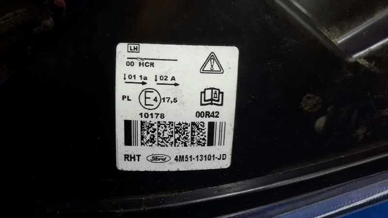 Faro Izquierdo para Ford Focus Berlina (Cap)