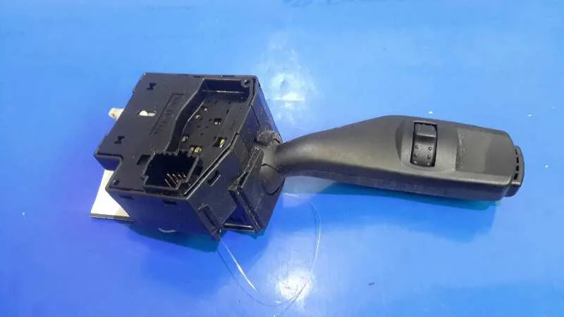 Mando Intermitentes para Ford Focus Berlina (Cap)