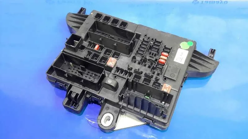 Caja Reles / Fusibles para Opel Insignia Berlina