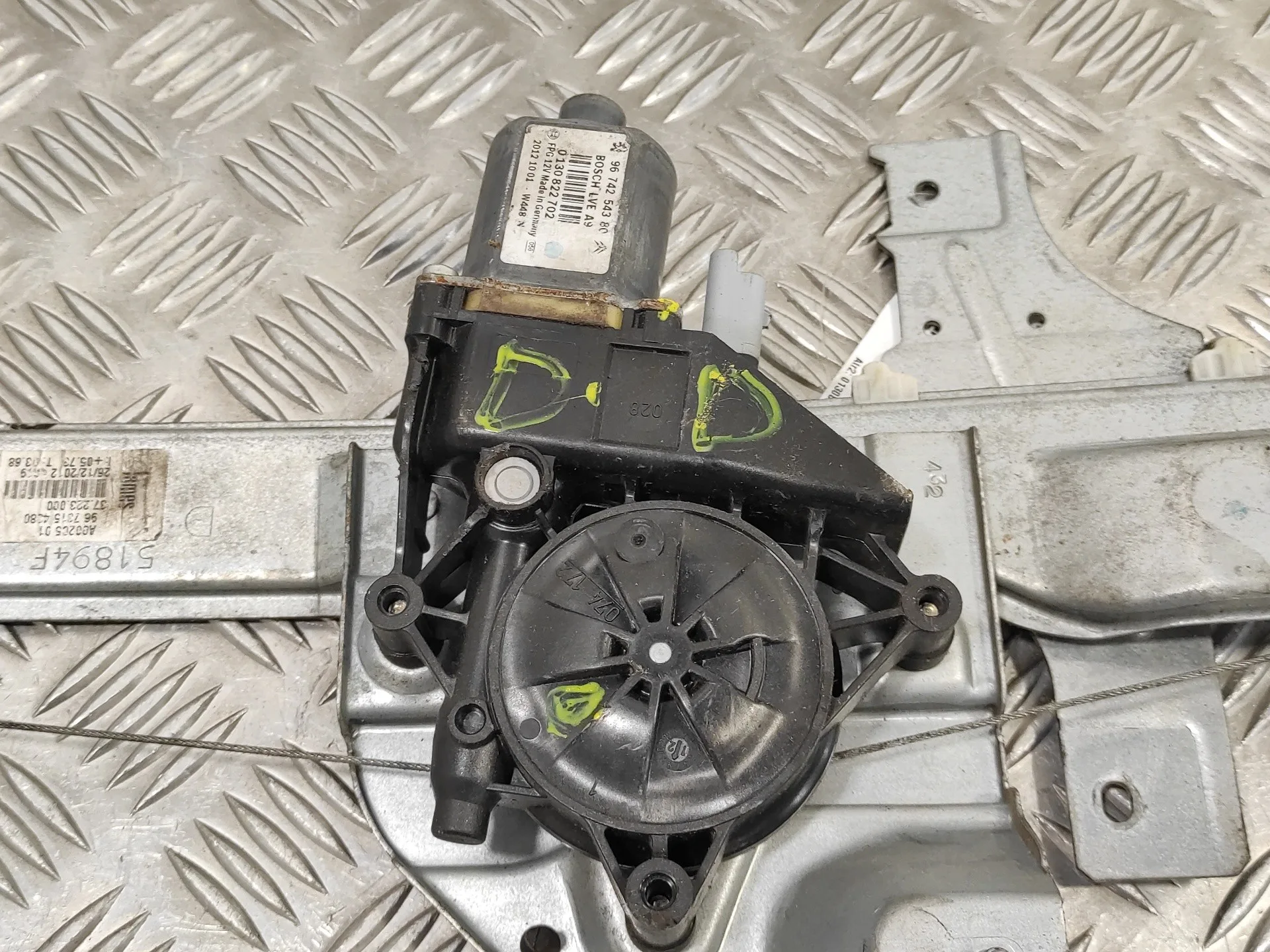 Elevalunas Delantero Derecho para Peugeot 208