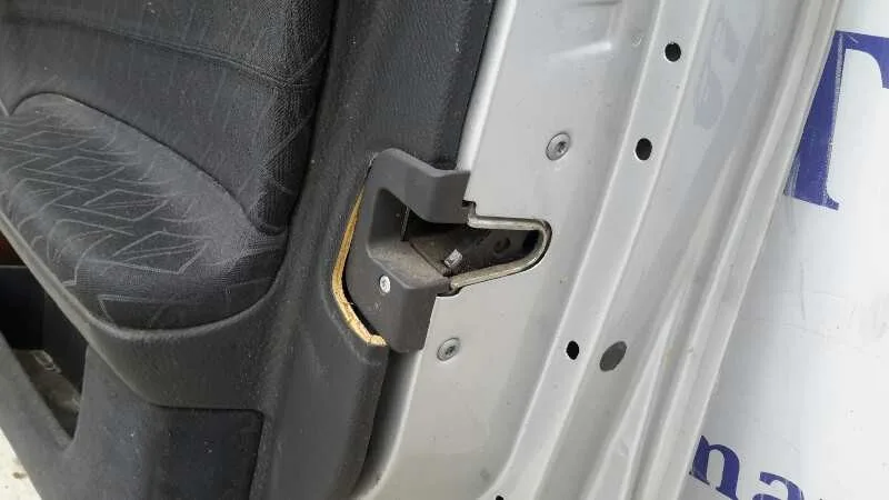 Puerta Delantera Derecha para Mercedes-Benz Clase C (W203) Berlina