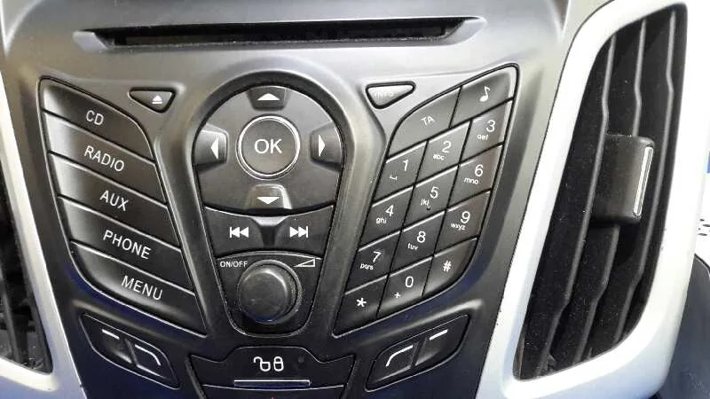Sistema Audio / Radio Cd para Ford Focus Lim. (Cb8)