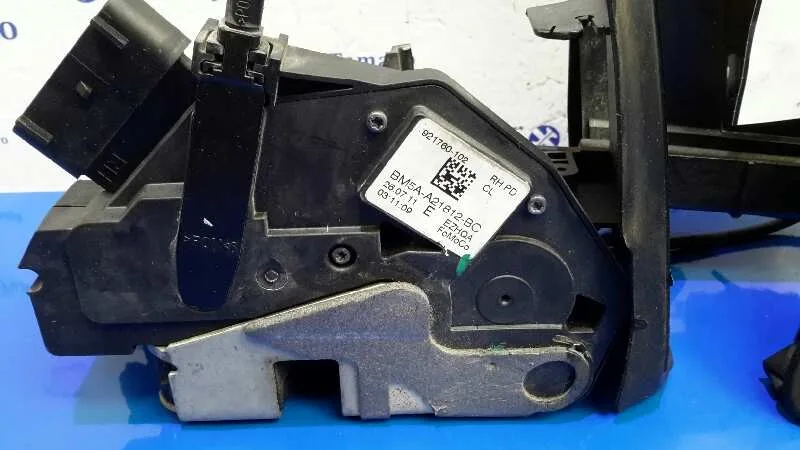Cerradura Puerta Delantera Derecha para Ford Focus Lim. (Cb8)
