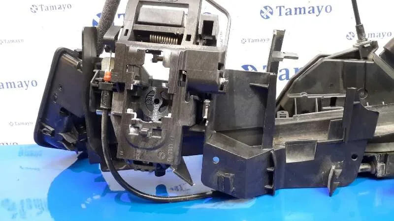 Cerradura Puerta Delantera Derecha para Ford Focus Lim. (Cb8)