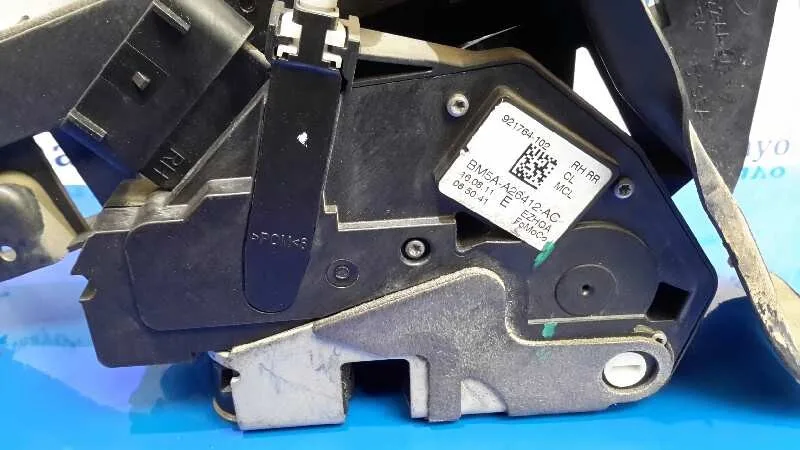 Cerradura Puerta Trasera Derecha para Ford Focus Lim. (Cb8)