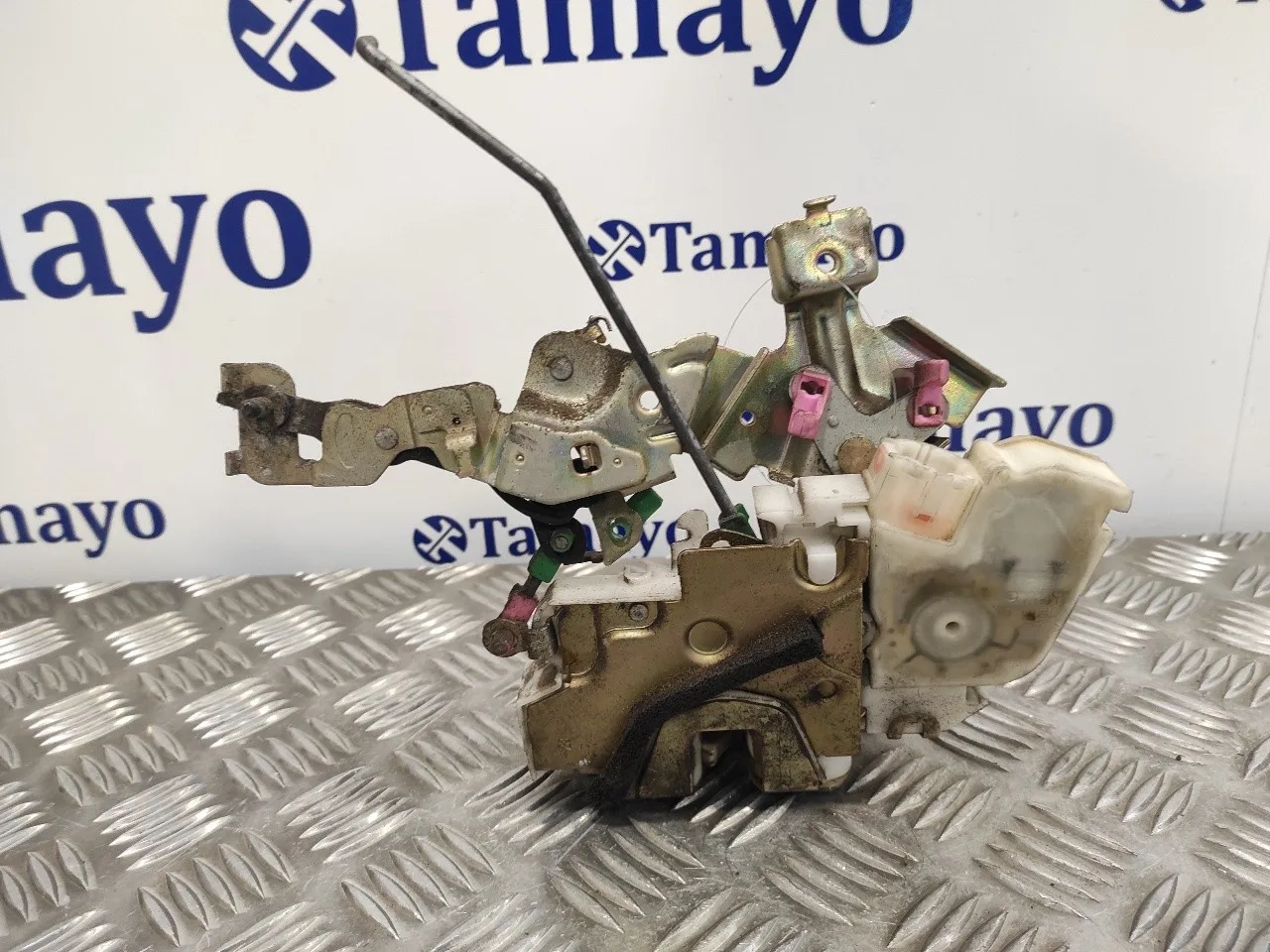 Cerradura Puerta Trasera Izquierda para Nissan Pick-Up (D22)