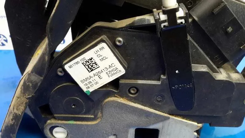 Cerradura Puerta Trasera Izquierda para Ford Focus Lim. (Cb8)