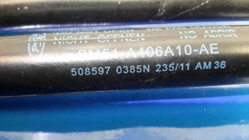 Amortiguadores Maletero / Porton para Ford Focus Lim. (Cb8)