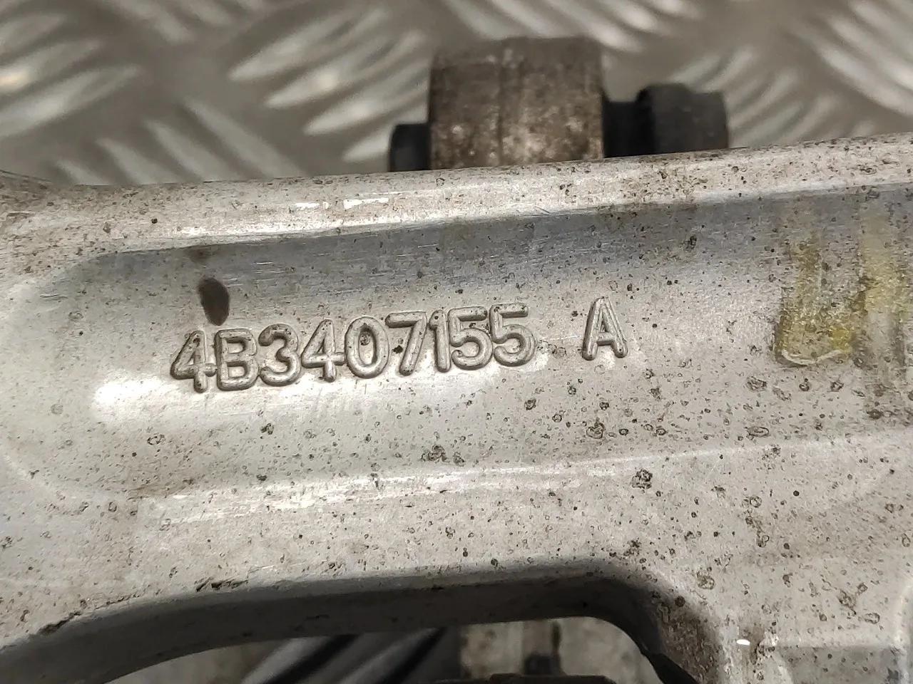 Brazo Suspension Inferior Delantero Izquierdo para Volkswagen Passat Berlina (3B3)