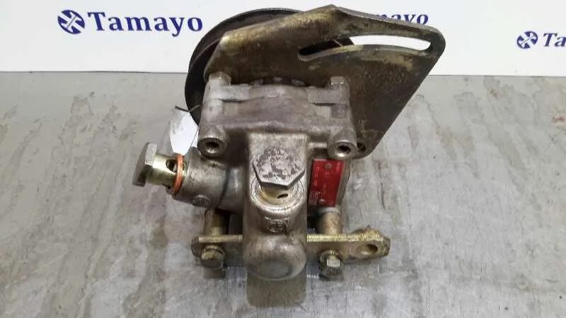 Bomba Servodireccion para Nissan L-35.08