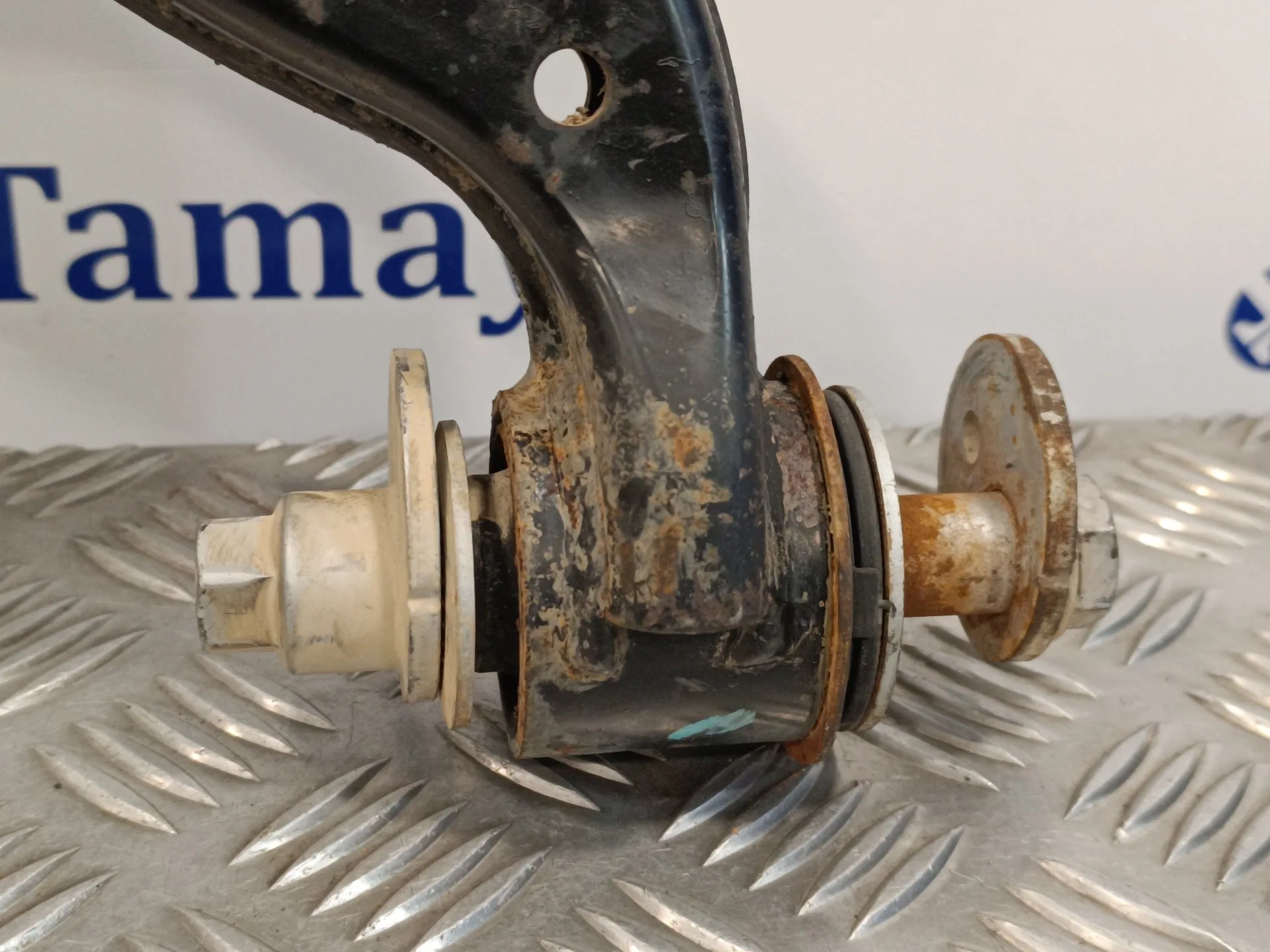 Brazo Suspension Inferior Delantero Derecho para Toyota Land Cruiser (J9)
