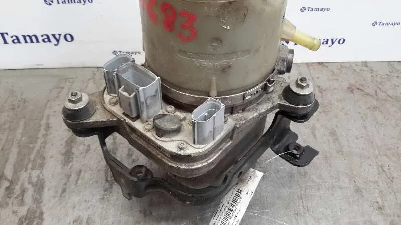Bomba Direccion para Ford Focus Berlina (Cap)