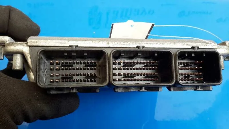 Centralita Motor Uce para Renault Trafic Caja Cerrada (Ab 4.01)
