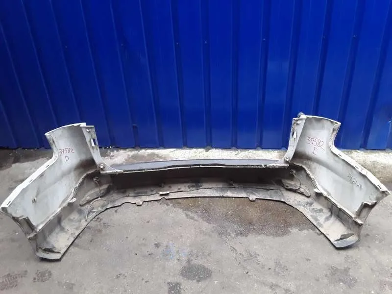 Paragolpes Trasero para Ford Focus Turn. (Cb8)