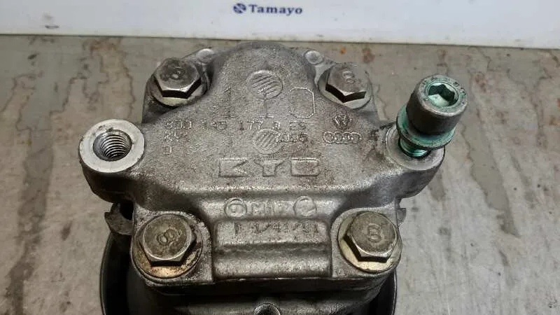 Bomba Direccion para Volkswagen Passat Berlina (3B3)